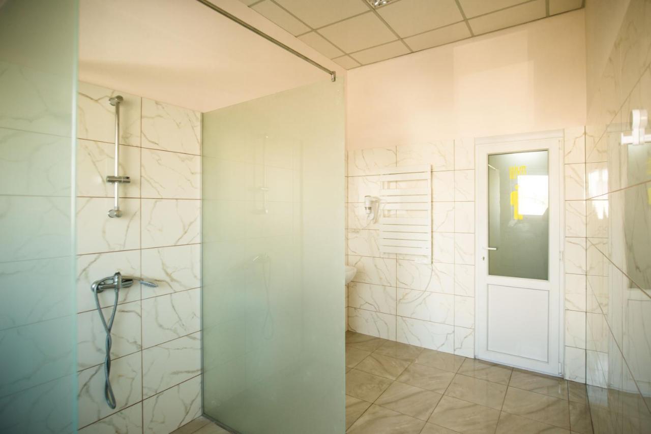 Si-Yo Hostel Ujgorod Dış mekan fotoğraf